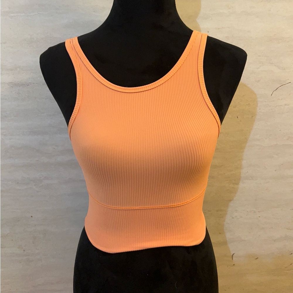 Lululemon Power Pivot Tank
*Rib Golden Apricot
